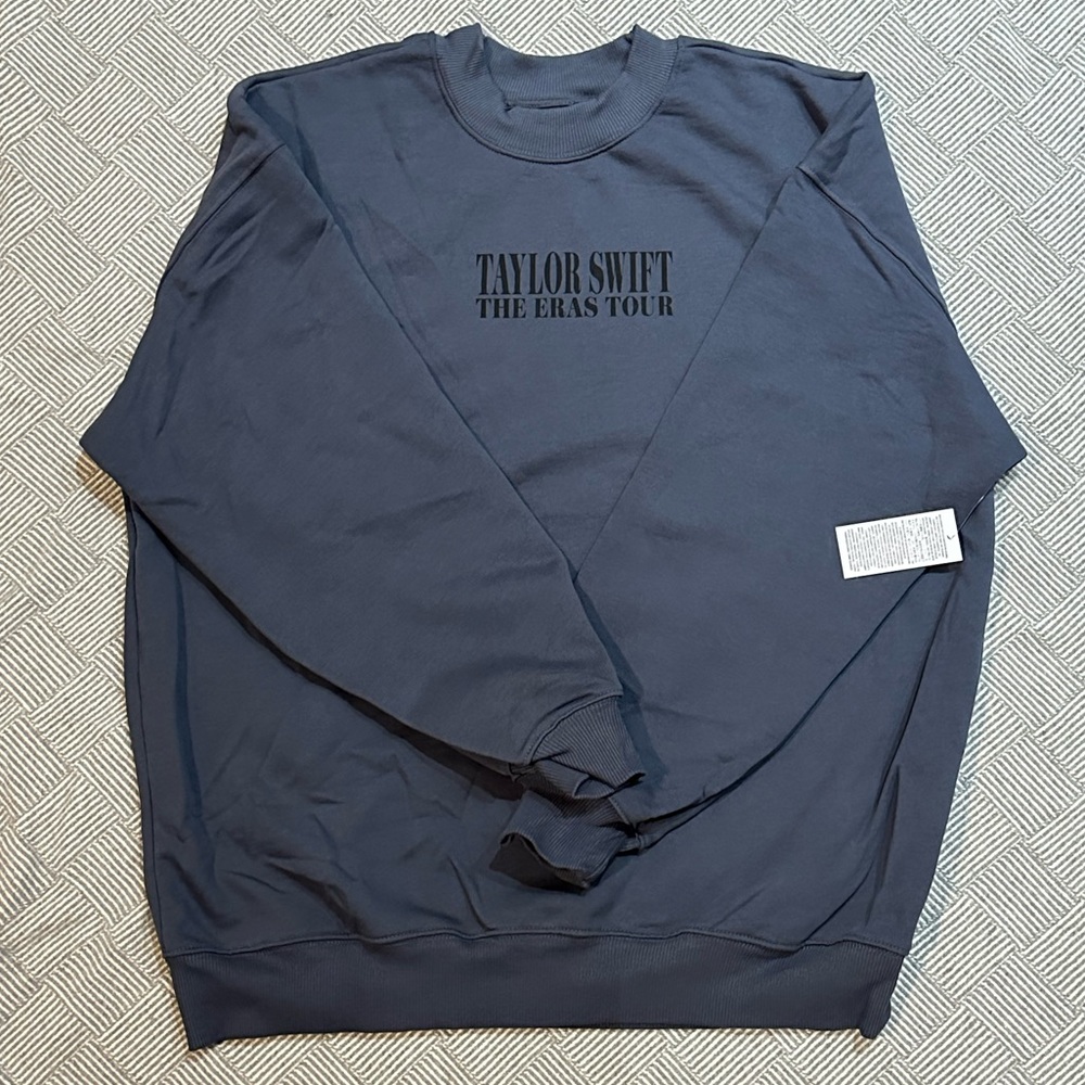 Taylor Swift Eras Tour blue crewneck international dates crew neck
